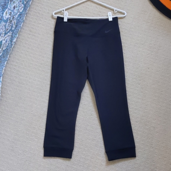 Nike women's legend tight NWT - Picture 5 of 8